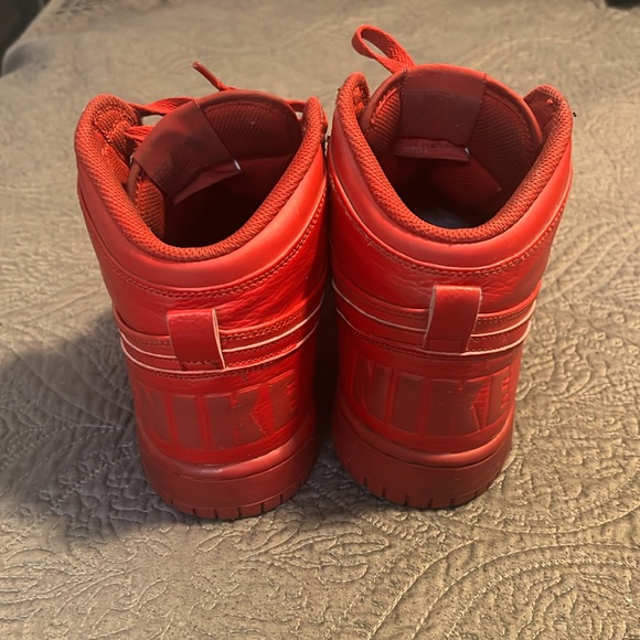 High top Nike dunks - Picture 3 of 4